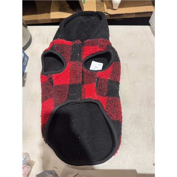 Idiom dog coat one paw