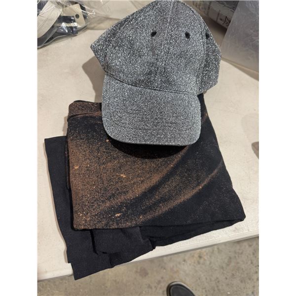 Leggings and sparkly hat