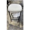 Image 1 : HGMV381 Tabouret de bar sans dossier INNA