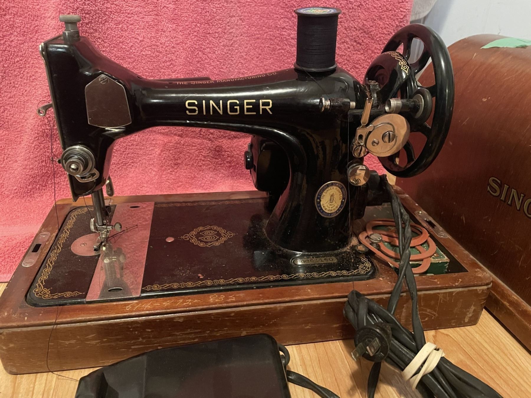 Singer Sewing Machine , Serial Number JC391160 , 1948