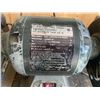 Image 2 : 6" heavy-duty bench grinder  TESTED AND WORKING
