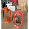 Image 1 : vintage-style Dietz oil lanterns