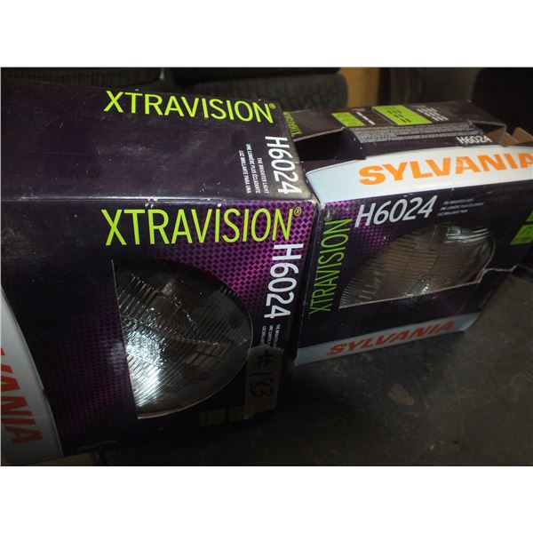 Steering Knuckle & 2 Headlamps