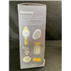 Image 3 : 1 Medela Harmony Manual Breast Pump & Box of Nursing Pads (120 Pack) - Damaged Box/New Sealed