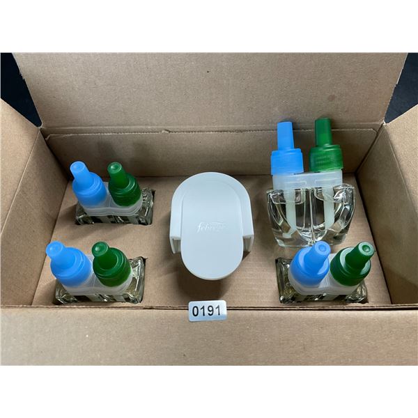 1 Febreze Plug-In Scent Warmer with 4 Gain Original-Scent Refills - New