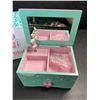 Image 3 : 1 Unicorn Musical Jewelry Box for Girls with Unicorn Charm Bracelet (Gift Set) - Brand New