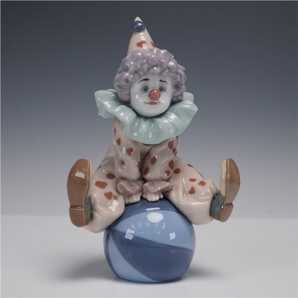 Lladro Porcelain Figurine, Having A Ball 01005813