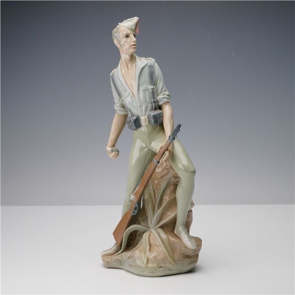 Lladro Porcelain Figurine, Legionary 01004823