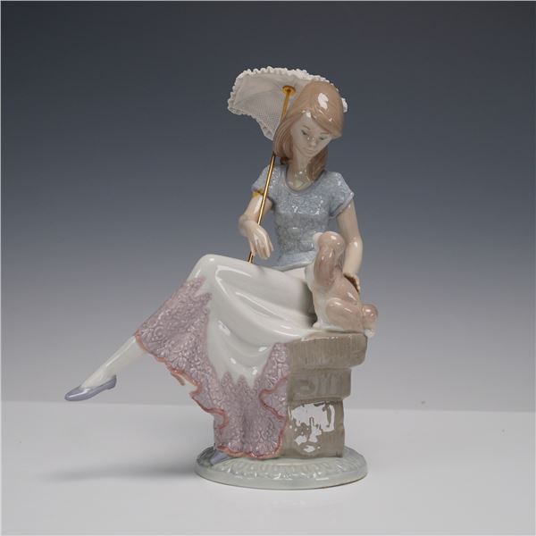 Lladro Porcelain Figurine, Picture Perfect 01007612