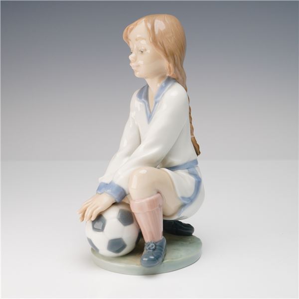 Lladro Porcelain Figurine, Team Player 1006185