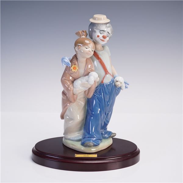Lladro Porcelain Figurine, Pals Forever 1007686, with Base