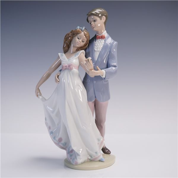 Lladro Porcelain Figurine, Now & Forever 1007642