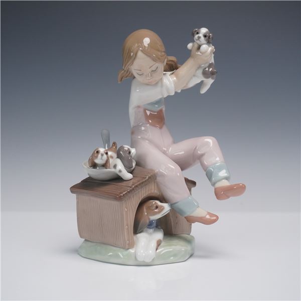 Lladro Porcelain Figurine, Pick of the Litter 01007621
