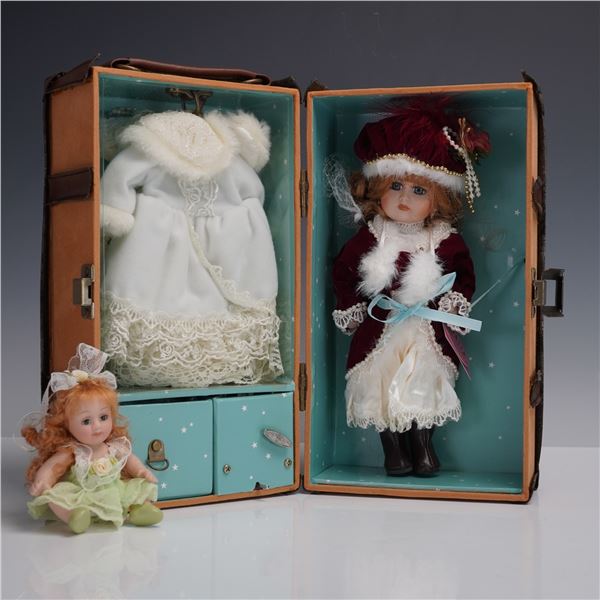 2pc Show Stoppers Porcelain Dolls, Pia and Trudy's Holiday