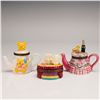 Image 1 : 3pc Porcelain Teapot and Stage-Themed Treasure Boxes