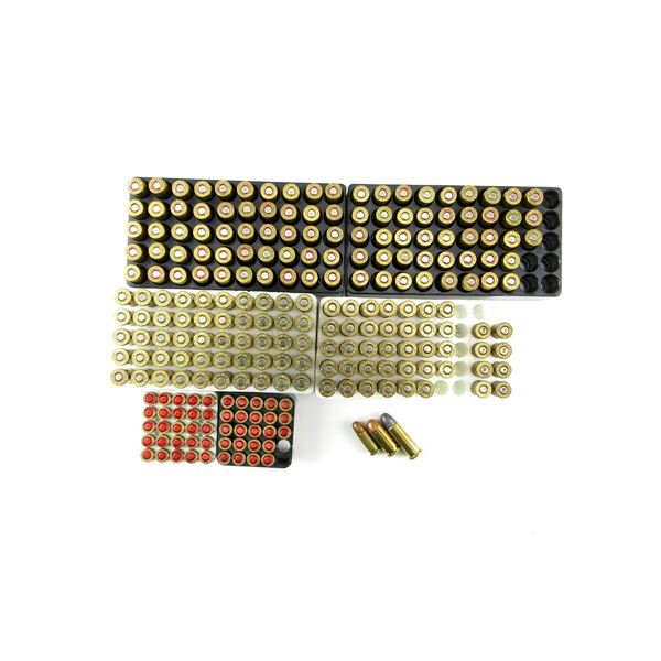 ASSORTED HAND GUN AMMO / PRIMED BRASS CASE AND NON-PRIMED BRASS CASES LOT