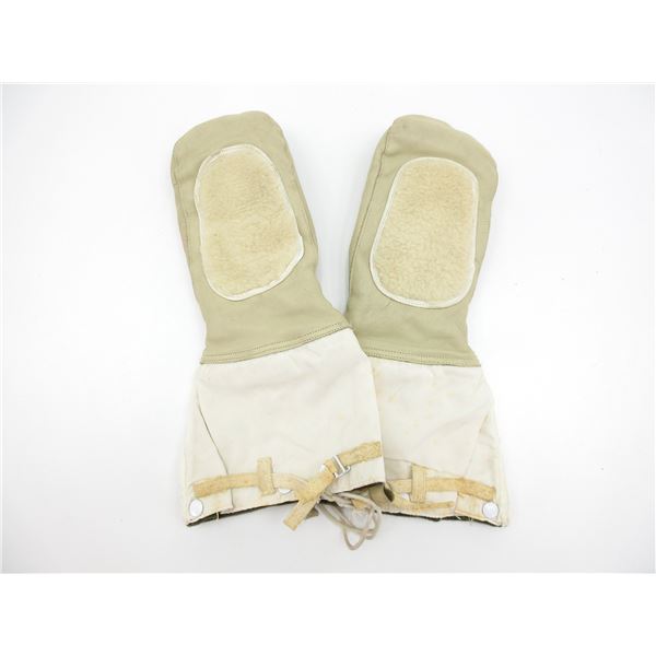 1980'S CANADIAN MILITARY WINTER GLOVES