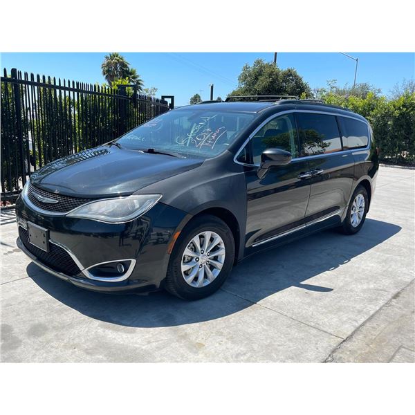 CHRY PACIFICA 2017 O/S TITLE 2 DAYS