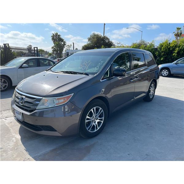 HOND ODYSSEY 2012 O/S TITLE 2 DAYS