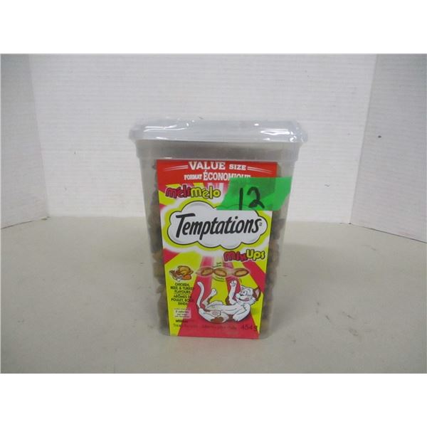 NEW:  TEMPTATIONS CHICKEN/BEEF/TURKEY FLAVOR CAT TREATS (454G) - CONTAINER