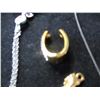 Image 3 : TRAY C/W ASSORTED JEWELRY