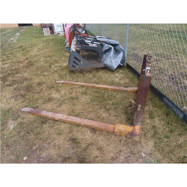 *OFFSITE WOODLANDS* 3PTH Pallet Forks  *Contact:  