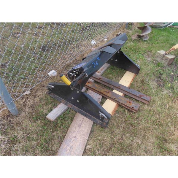 *OFFSITE WOODLANDS*   DSP 5th Wheel Hitch with Rail 