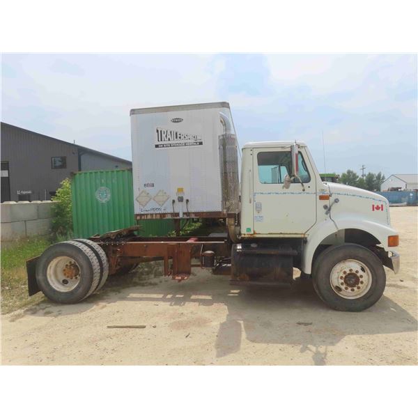 2000 International 8100 , 530 Rebuilt Engine 60,000KMs Ago,