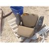 Image 2 : Tractor Seat Off John Deere 30 Series 