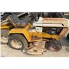Image 8 : 2 International 650 Hydrostatic Riding Lawn Mowers (Not 