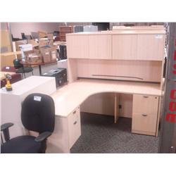 Maple Corner Computer Desk With Hutch
