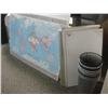 Image 1 : 3 White Boards, Garbage Cans And World Map