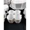 Image 3 : Arcopal France Dish Set
