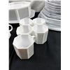 Image 4 : Arcopal France Dish Set