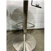 Image 7 : Adjustable Bar Stools