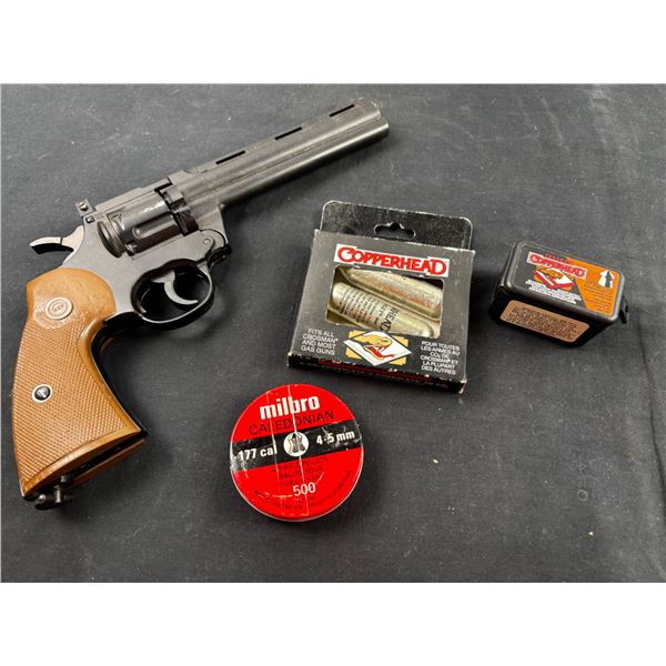 Crossman Pellet Gun with Accessories