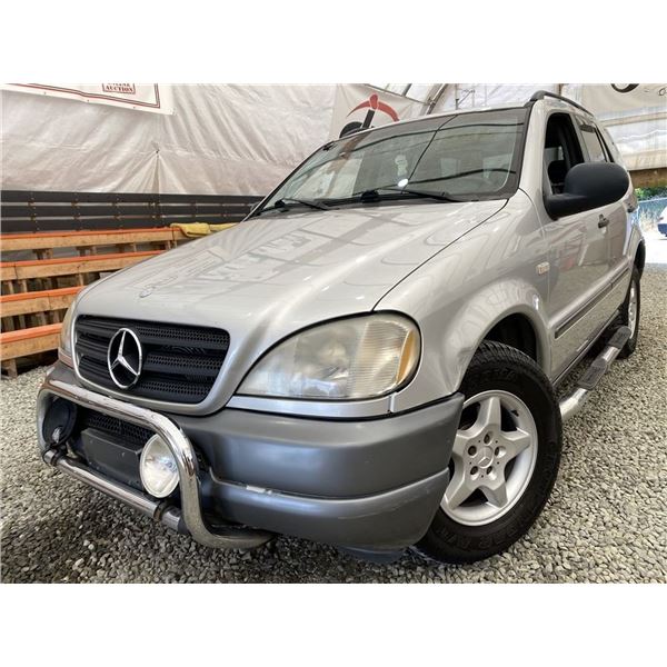 1999 MERCEDES ML 320, SILVER, 204971 KMS, FOUR WHEEL DRIVE. - D115949