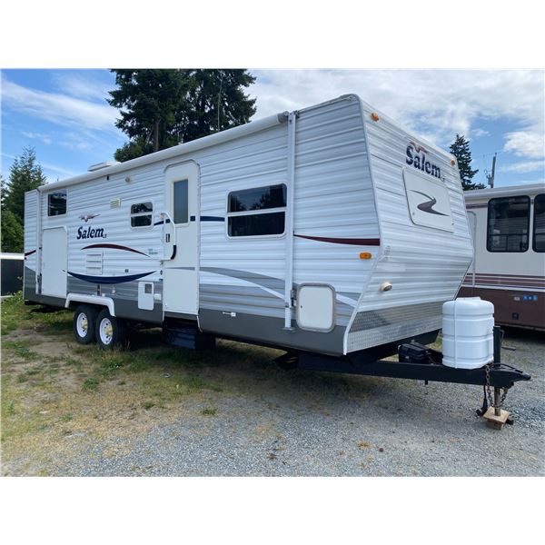 2007 SALEM FORESTER RIVER, WHITE/RED/GREY. - D105677