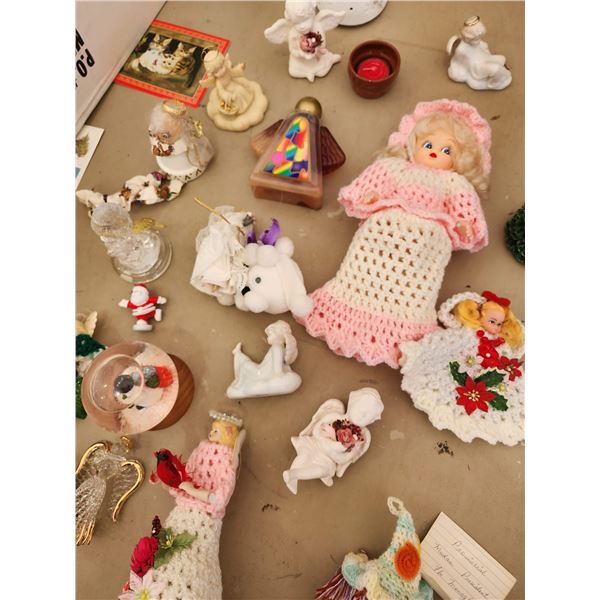 323 -- CHRISTMAS DECOR