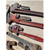 Image 2 : 520 -- VINTAGE 10" PIPE WRENCH