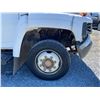 Image 25 : 2003 CHEVY 5500, WHITE, 248902 KMS, REAR WHEEL DRIVE. - D502309