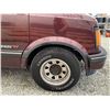 Image 24 : 1992 GMC SAFARI XT, RED, 303113 KMS, REAR WHEEL DRIVE. - D536459
