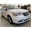 Image 8 : 2014 CHRYSLER TOWN AND COUNTRY, WHITE, 231342 KMS, FRONT WHEEL DRIVE. - D231156