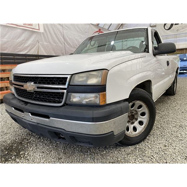 2006 CHEVY SILVERADO 1500, WHITE, 197281 KMS, REAR WHEEL DRIVE. - D285450