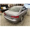Image 16 : 2008 HYUNDAI SONATA, GREY, 185512 KMS, FRONT WHEEL DRIVE. - D323063