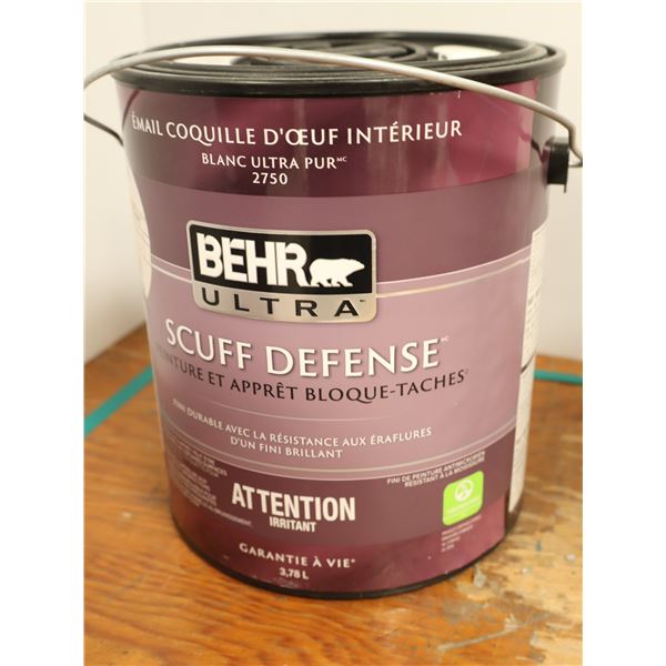 ÉMAIL COQUILLE D'OEUF INTÉRIEUR BLANC 2750 BEHR SCUFF DEFENSE 3.78L
