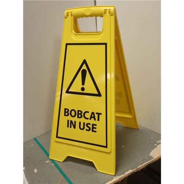 AFFICHE "BOBCAT IN USE"