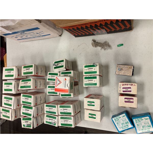 LOT DE QUINCAILLERIES ASST