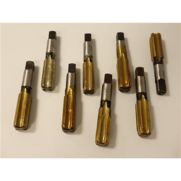 LOT DE 8 TAPS 13/16 HSS