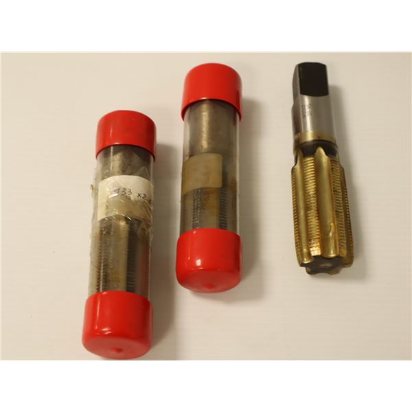 LOT DE 3 TAPS M33 X 2